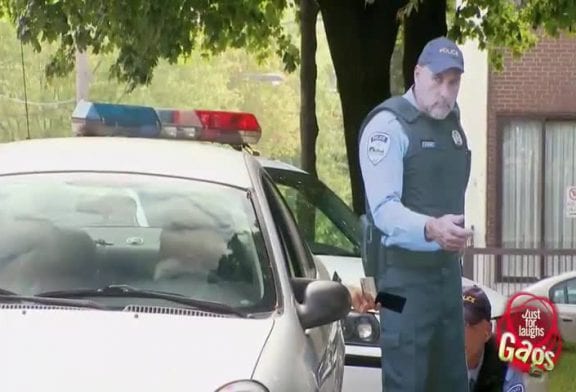 Flic coupé en déux