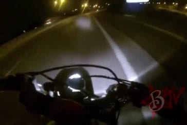 POV d'un motard poursuivit par la police