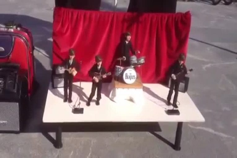 Beatles étonnantes marionnettes de rue